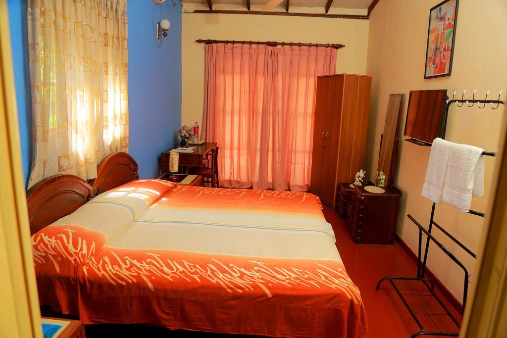 Holiday Nest Bed & Breakfast Ваддува Экстерьер фото