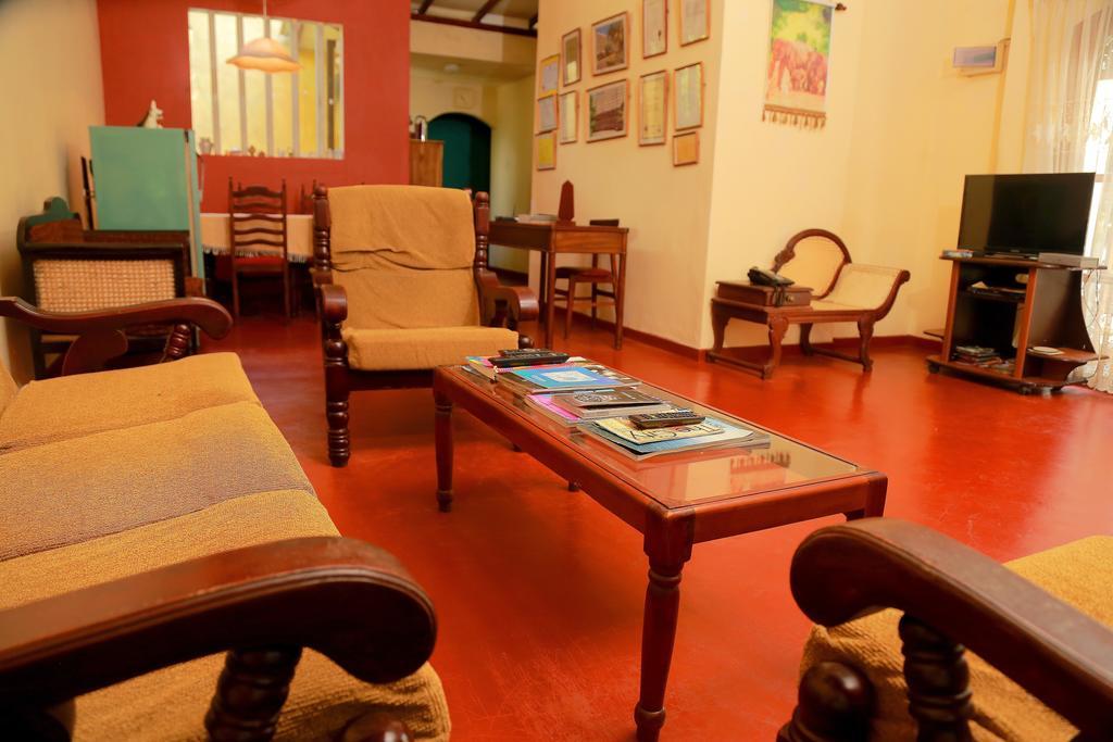 Holiday Nest Bed & Breakfast Ваддува Экстерьер фото