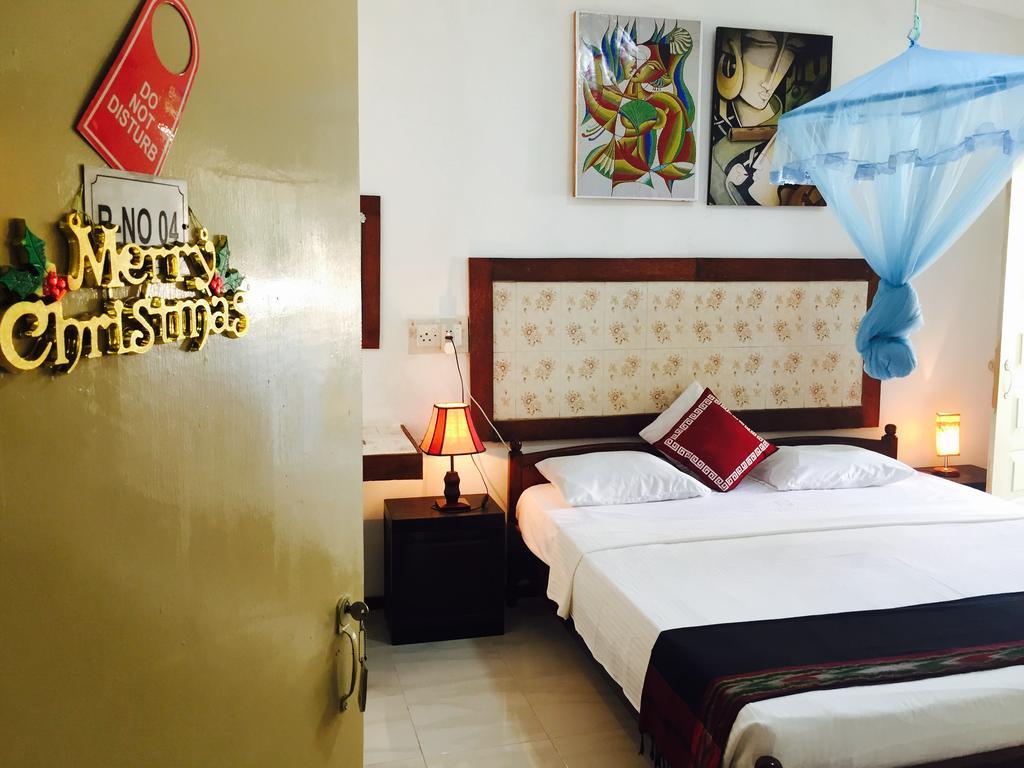 Holiday Nest Bed & Breakfast Ваддува Экстерьер фото